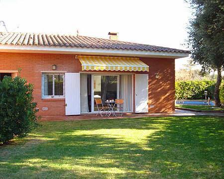 Аренда частных вилл на побережье Коста Брава - Villa Amoros