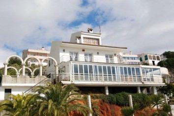 Аренда частных вилл на побережье Коста Брава - Villa Copacabana