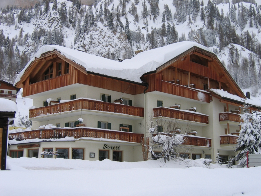 Аренда апартаментов в Колфоскe - Hotel Borest